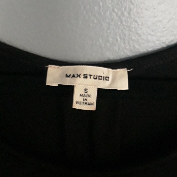 Open Shoulder Top - Picture 2 of 4